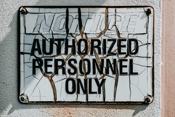 U.S. VoIP & SMS Compliance Checklist for SMBs (10DLC, E911, TCPA)